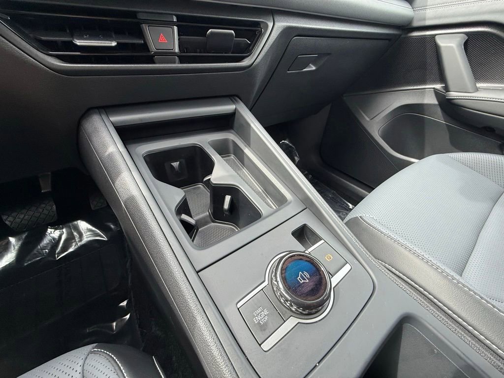 Certified 2025 Volkswagen Tiguan SE FWD image 19