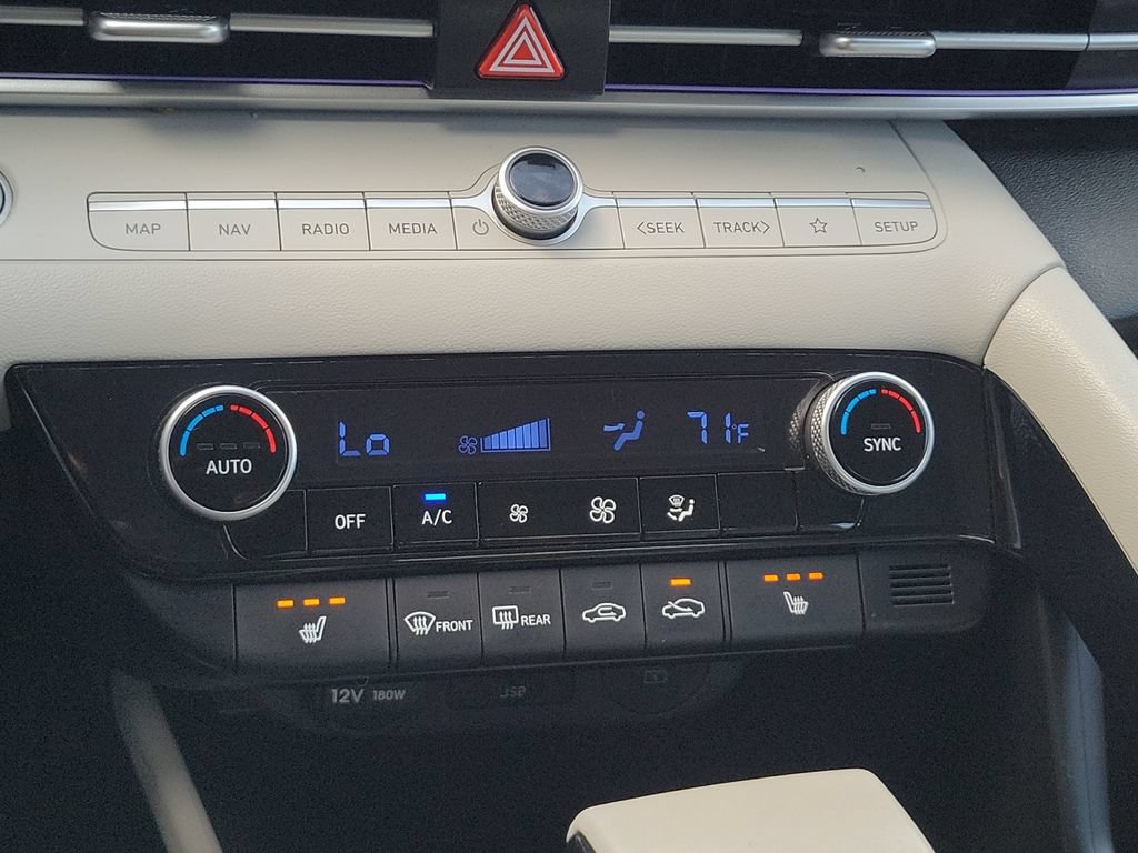 Used 2024 Hyundai Elantra Limited FWD image 17