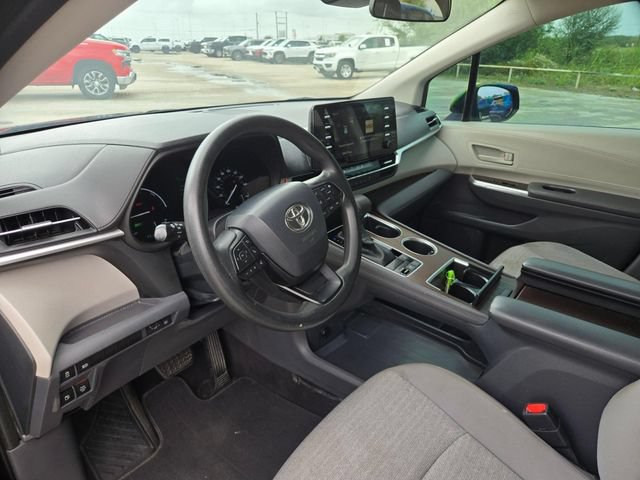 Used 2022 Toyota Sienna LE FWD image 11
