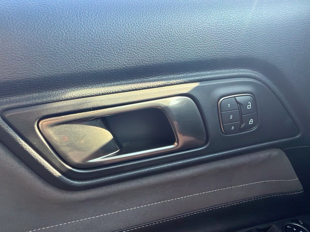 Used 2019 Ford Mustang Shelby GT350 w/ Technology Package RWD image 18