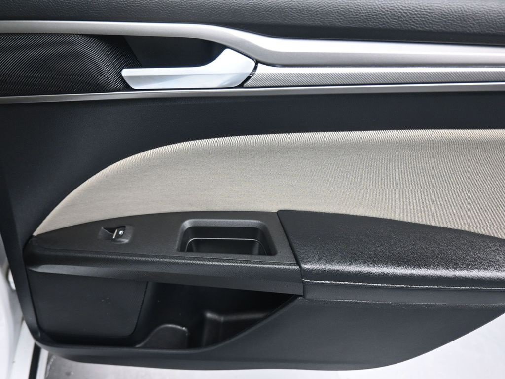 Used 2018 Ford Fusion S image 32