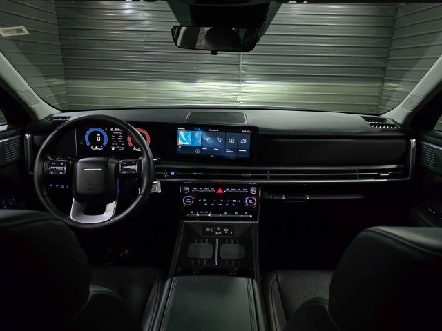 Used 2025 Hyundai Santa Fe SEL image 11