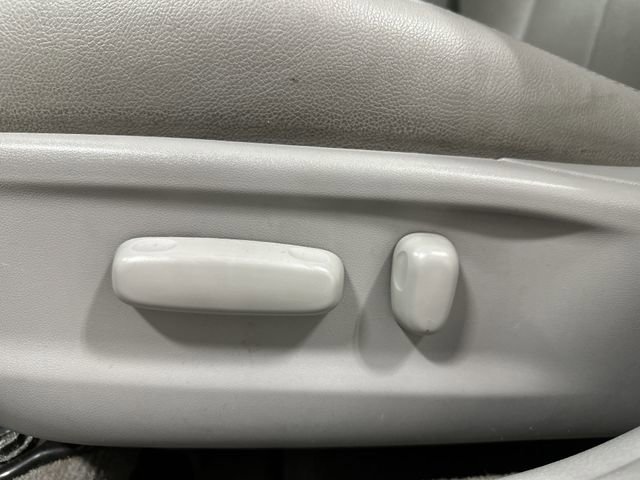 Used 2010 Toyota Camry LE FWD image 14