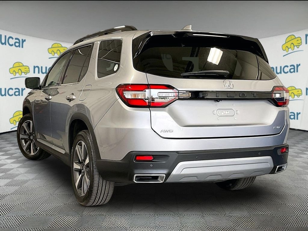 Used 2023 Honda Pilot Elite image 4