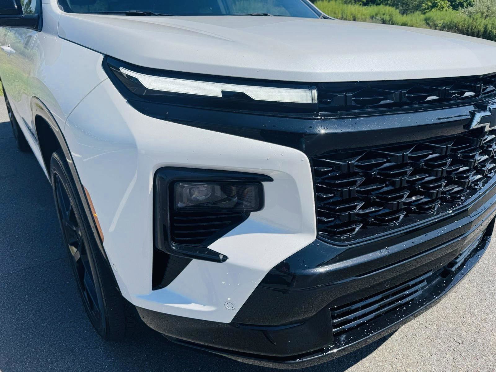 Used 2024 Chevrolet Traverse RS image 13