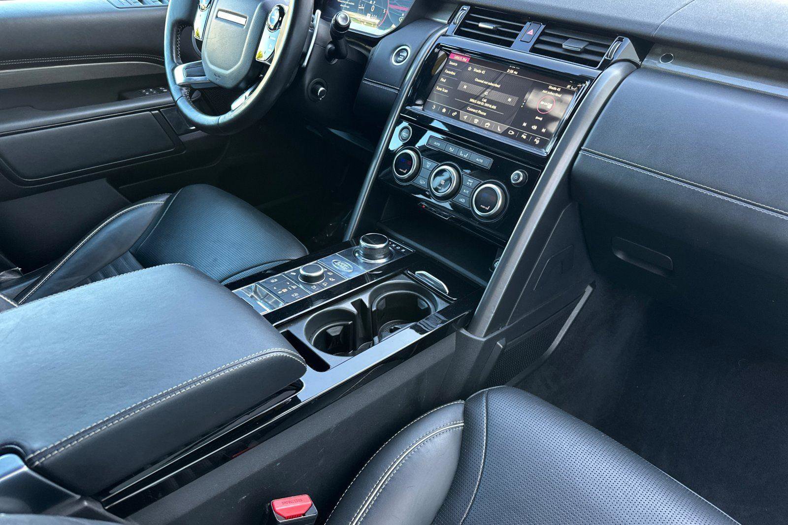 Used 2019 Land Rover Discovery HSE image 17