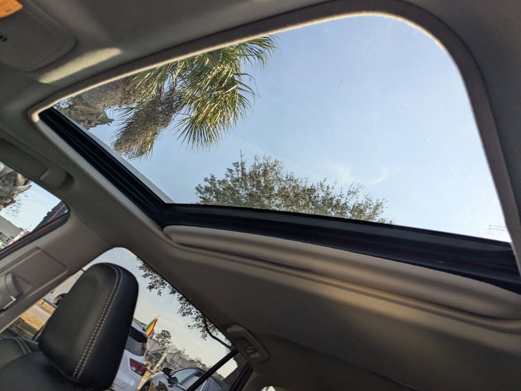 Used 2018 Toyota RAV4 Limited image 17