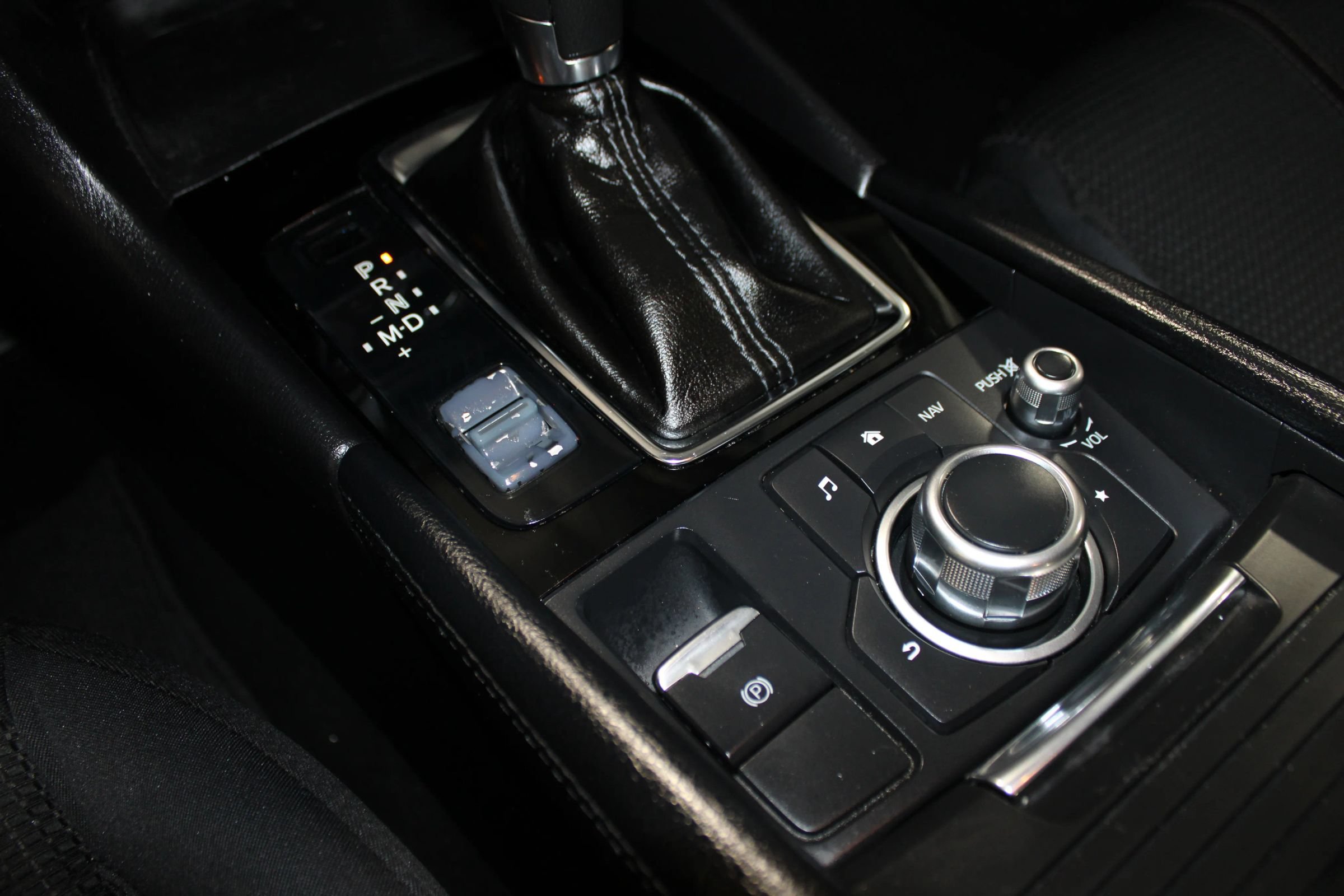 Used 2018 MAZDA MAZDA3 Sport w/ Preferred Equipment Package FWD image 20