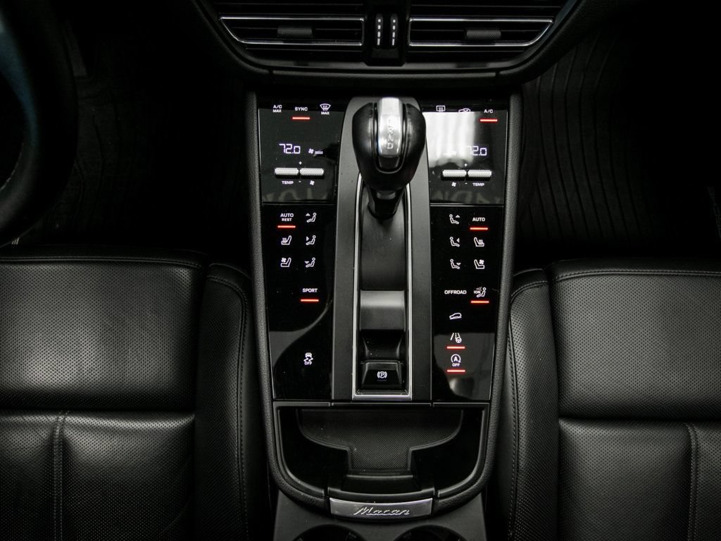 Used 2024 Porsche Macan Turbo AWD/4WD image 16