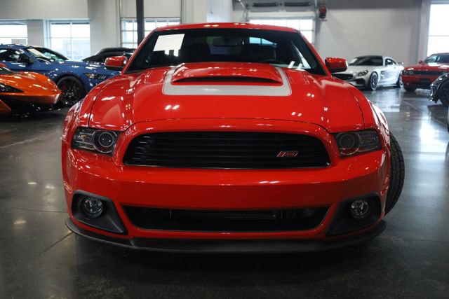 Used 2014 Ford Mustang GT Premium RWD image 3