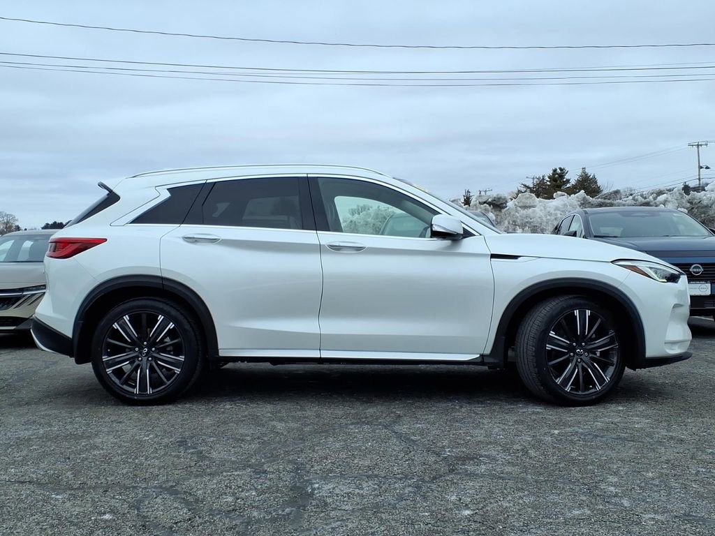 Used 2023 INFINITI QX50 Sensory image 2