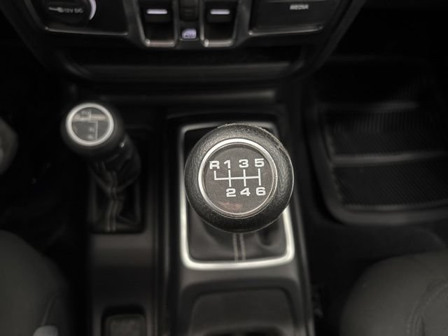 Used 2019 Jeep Wrangler Unlimited Sahara AWD/4WD image 42