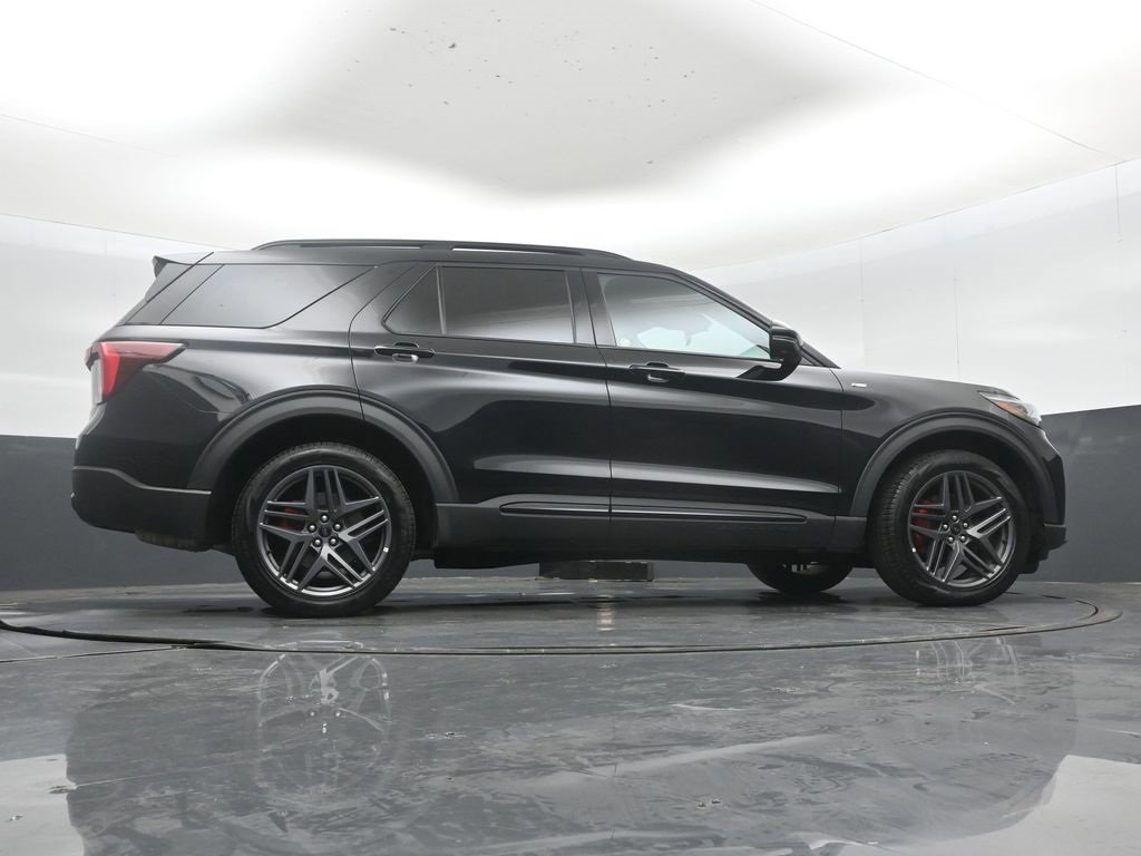 Used 2025 Ford Explorer ST-Line w/ ST-Line Street Pack image 34