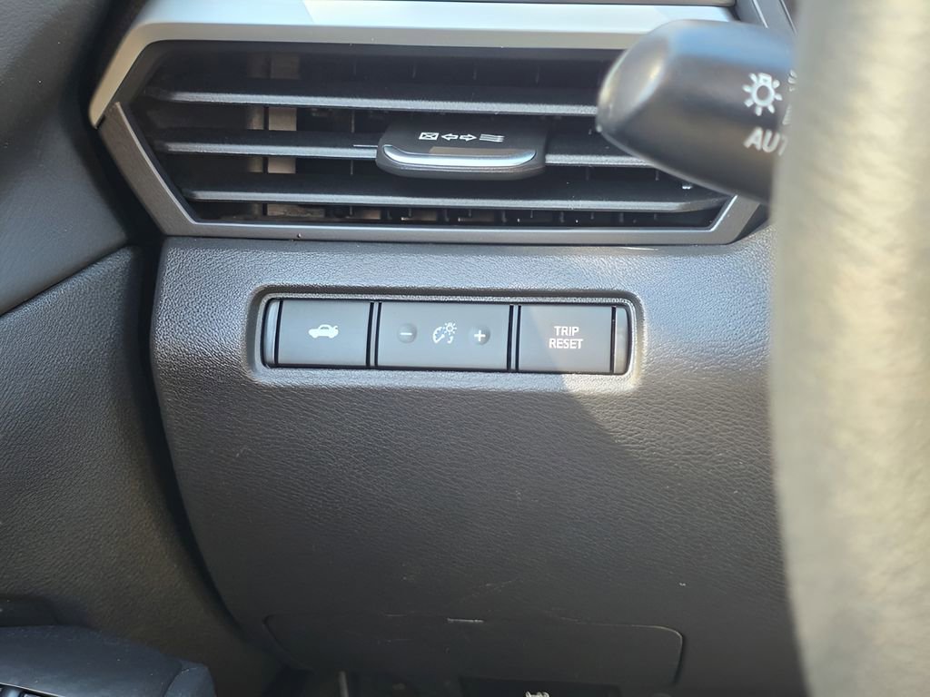 Used 2024 Nissan Altima 2.5 SV image 21