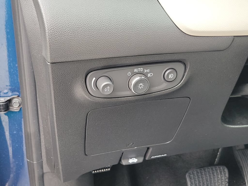 Used 2021 Buick Encore GX Select FWD image 18