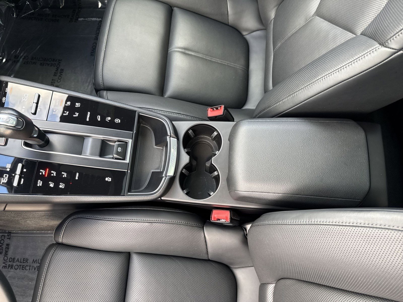 Used 2024 Porsche Macan image 21