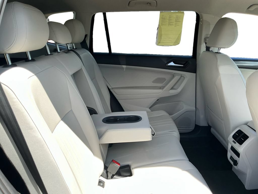Used 2024 Volkswagen Tiguan SE AWD/4WD image 19
