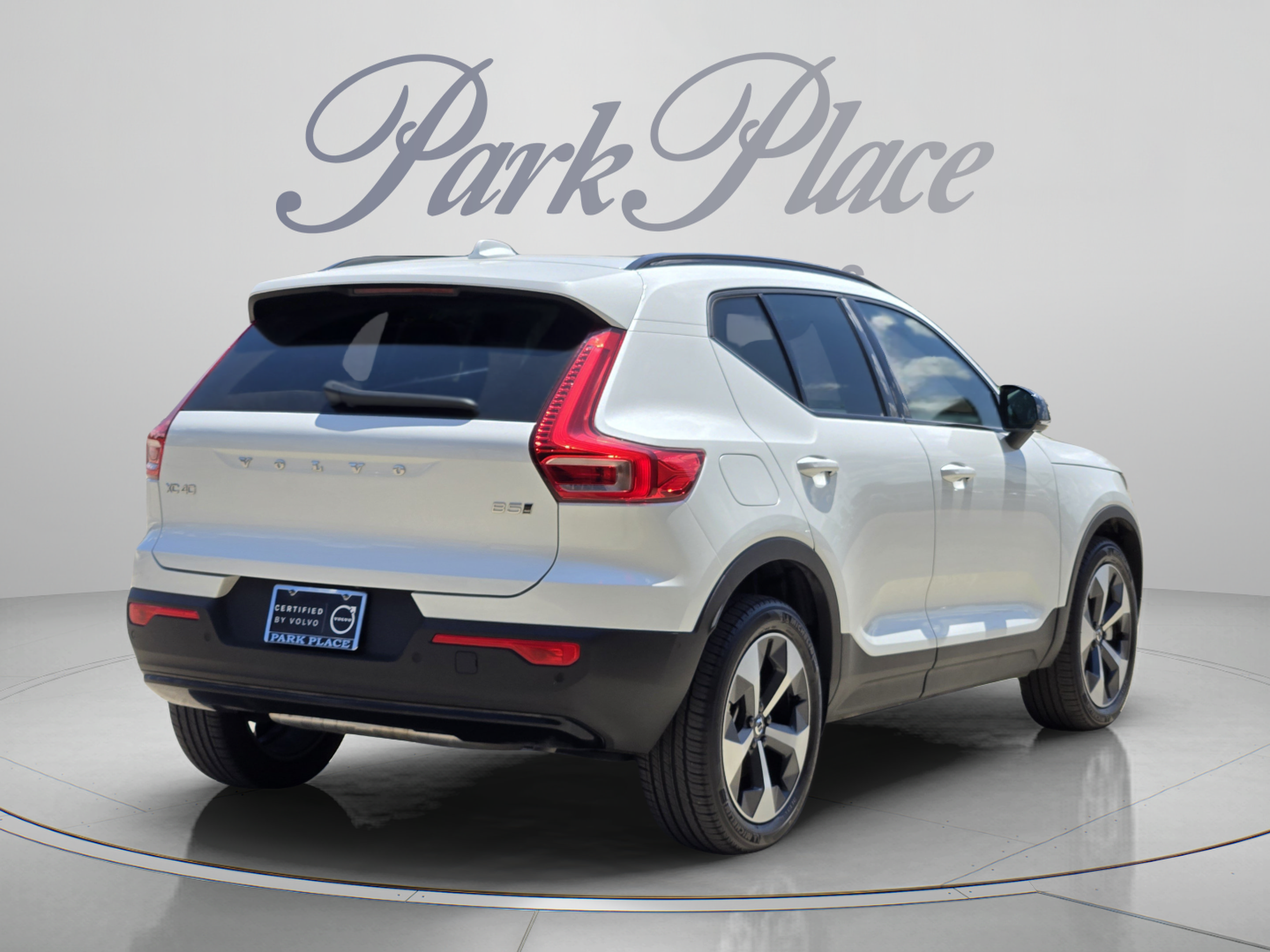 Used 2022 Volvo XC60 B5 Inscription w/ Advanced Package FWD image 6