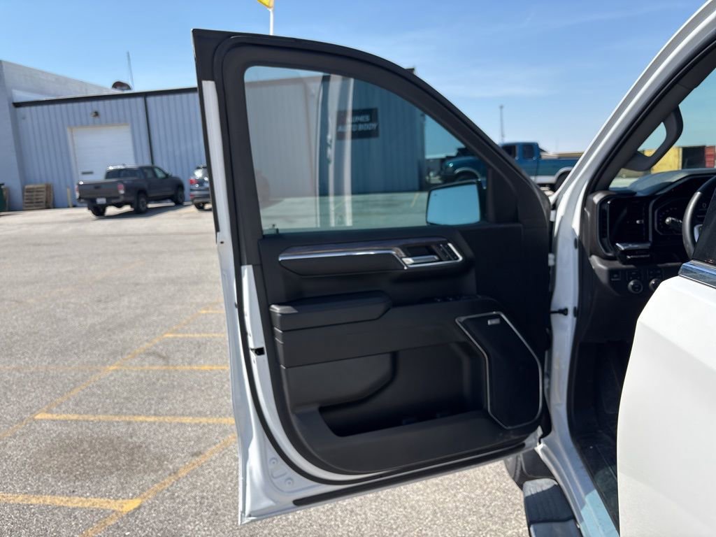 Used 2024 Chevrolet Silverado 1500 LTZ w/ Technology Package image 30
