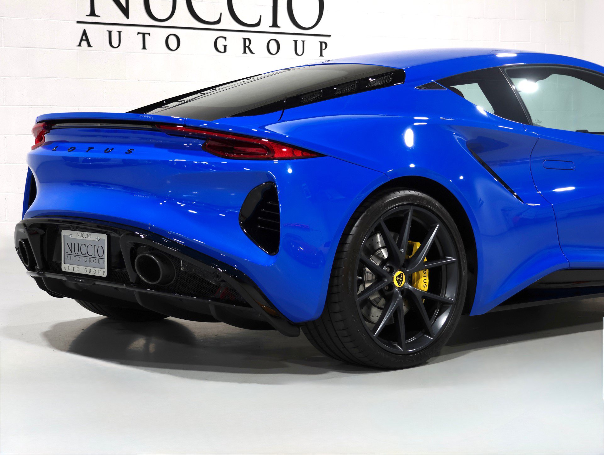 Used 2026 Lotus Emira RWD image 40