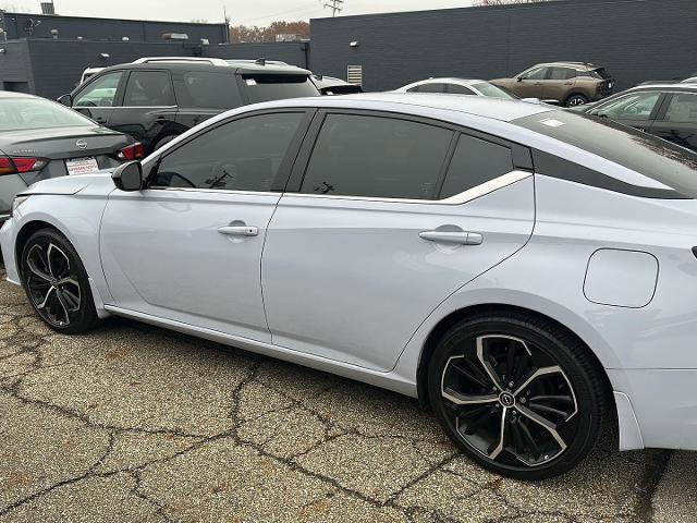 Certified 2023 Nissan Altima 2.5 SR w/ SR Premium Package image 1