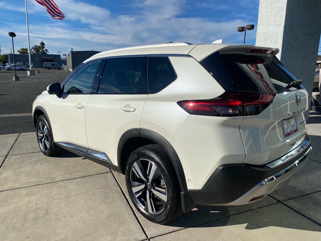 Used 2023 Nissan Rogue Platinum w/ Platinum Premium Package image 4