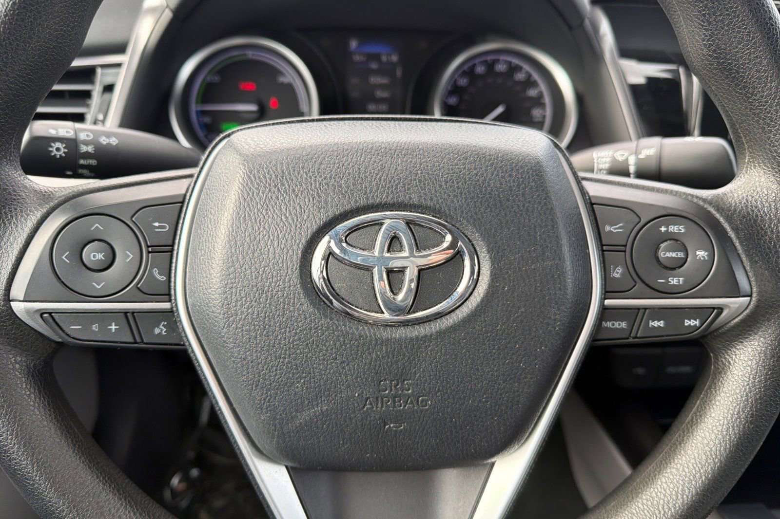 Used 2021 Toyota Camry LE image 19