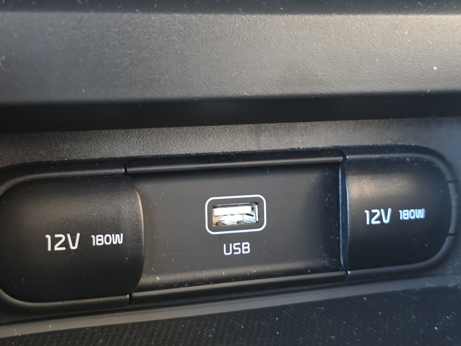 Certified 2025 Kia Soul LX w/ LX Technology Package FWD image 19