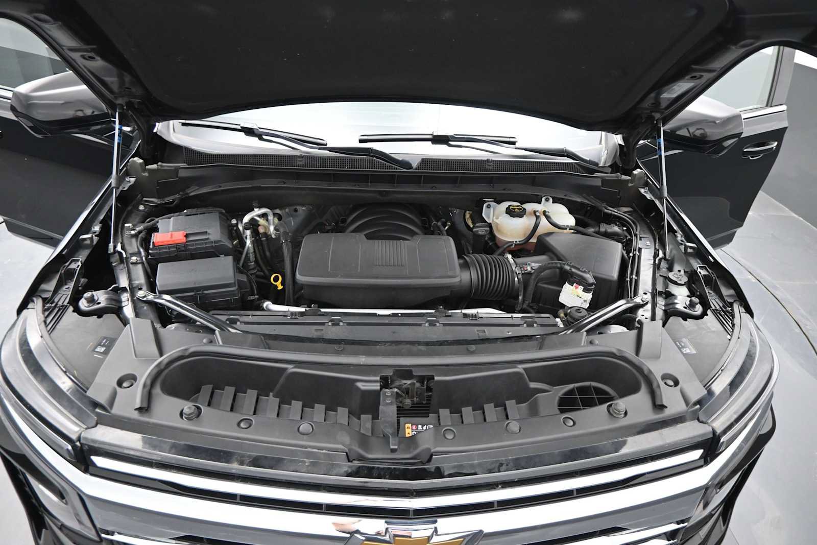 Used 2025 Chevrolet Tahoe LT AWD/4WD image 29