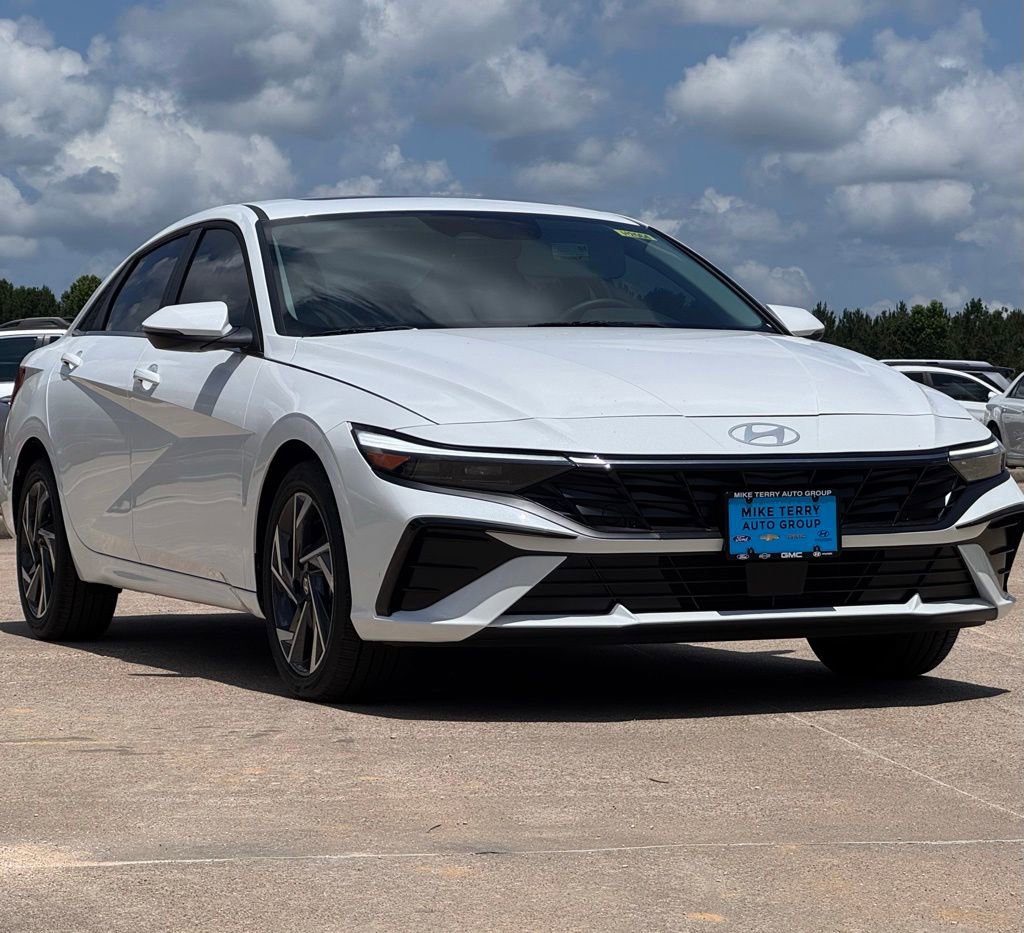 New 2026 Hyundai Elantra Limited FWD image 11