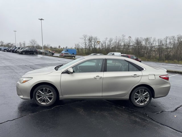 Used 2016 Toyota Camry SE image 6