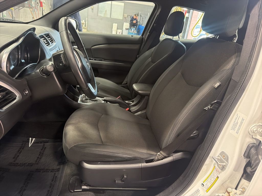 Used 2014 Dodge Avenger SXT w/ Blacktop Package image 14