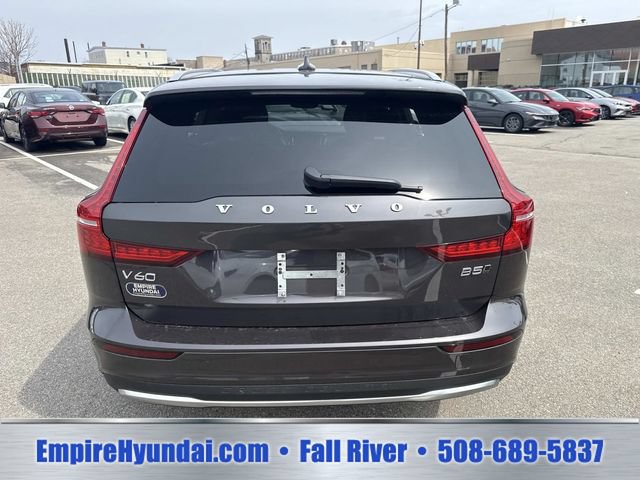 Used 2025 Volvo V60 B5 Cross Country Plus AWD/4WD image 4