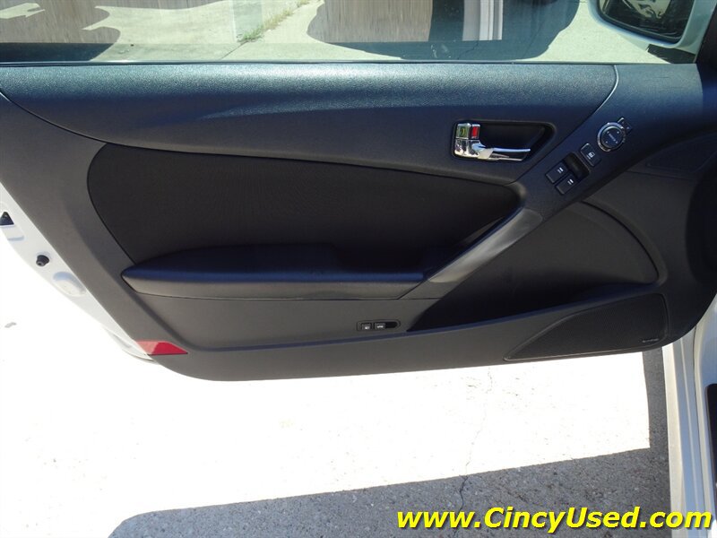 Used 2011 Hyundai Genesis 2.0T RWD image 28