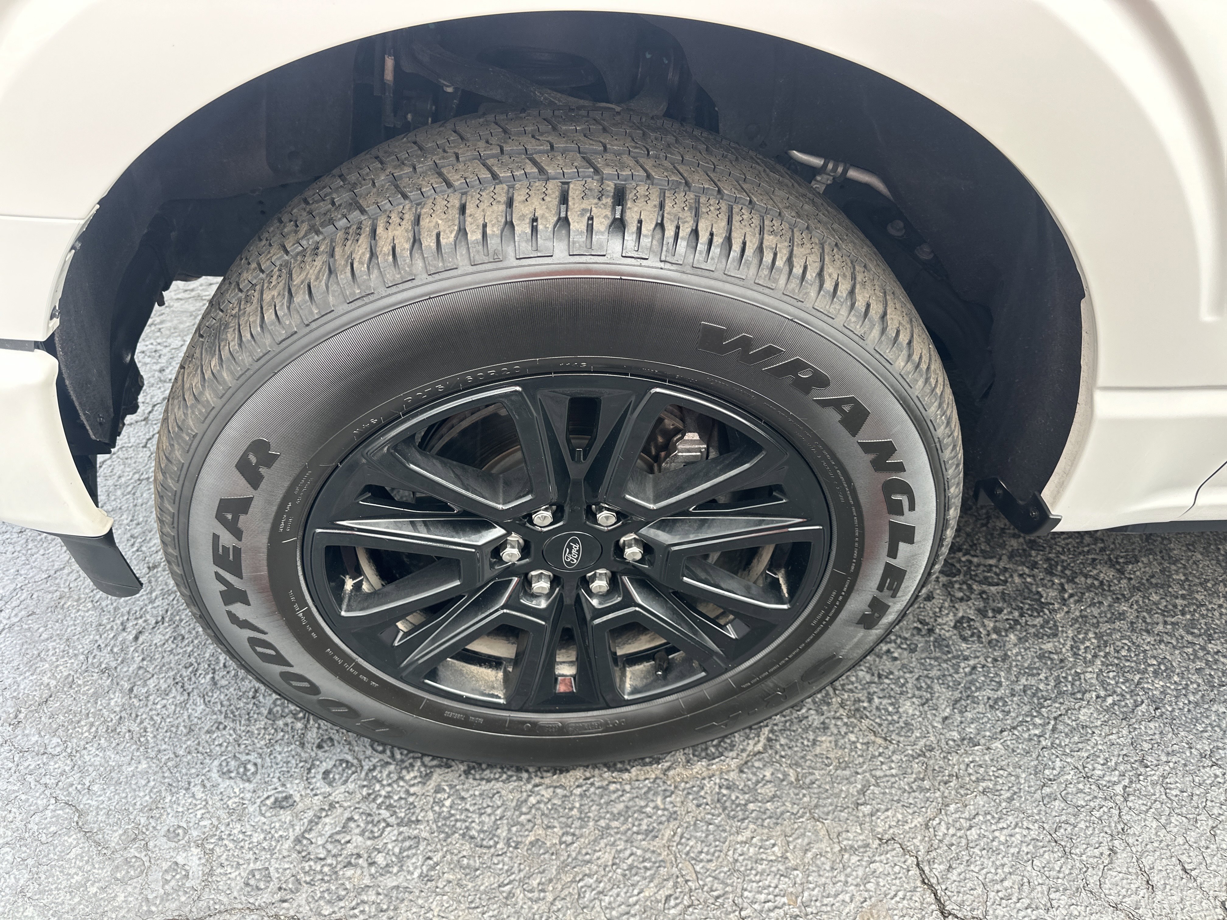 Used 2025 Ford F150 Platinum w/ Equipment Group 702A High image 7