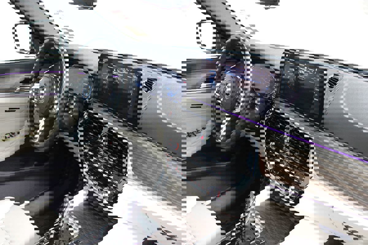 Used 2023 BMW 530e 530e w/ M Sport Package image 14