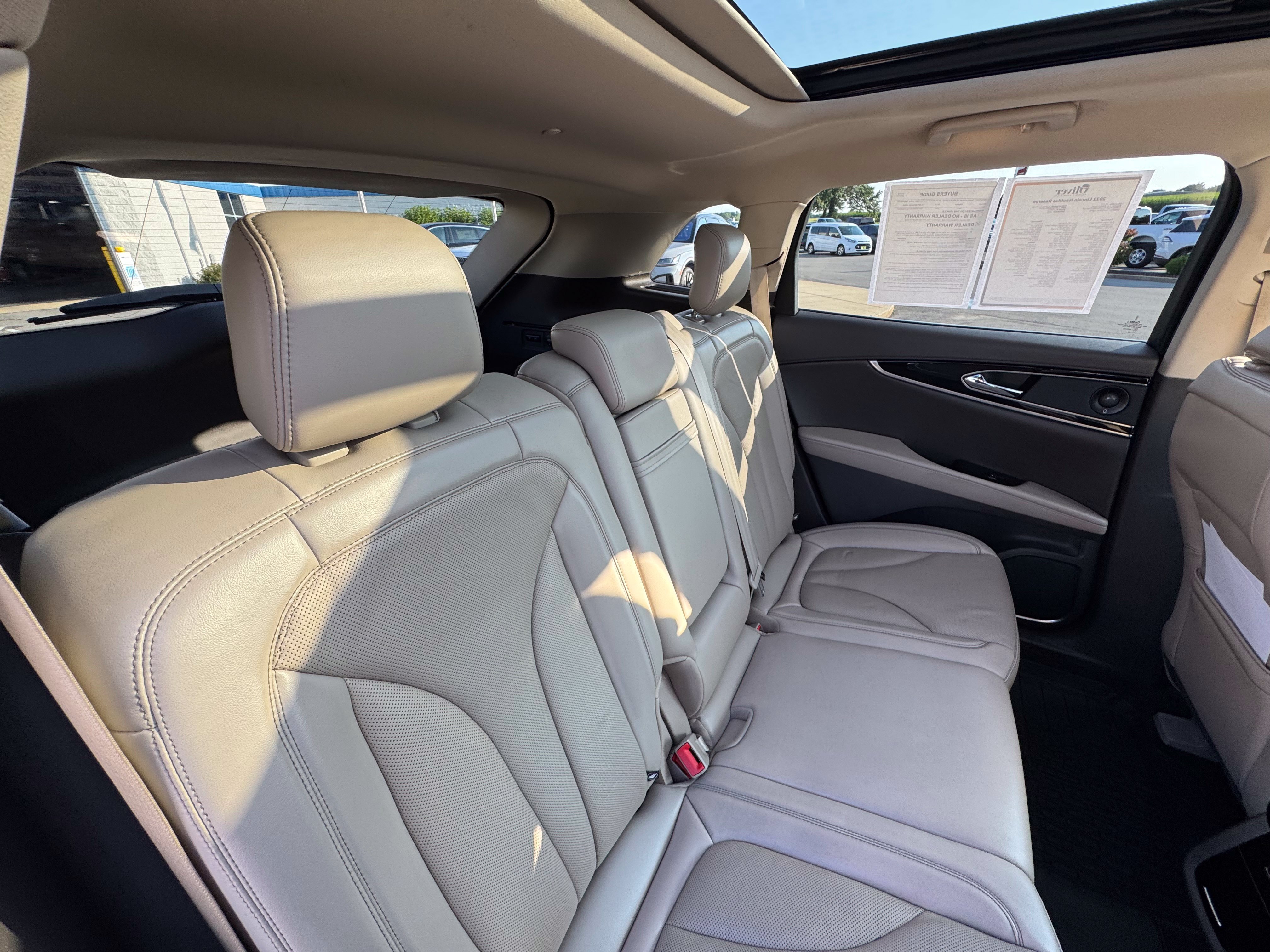 Used 2022 Lincoln Nautilus Reserve w/ Luxury Package AWD/4WD image 15