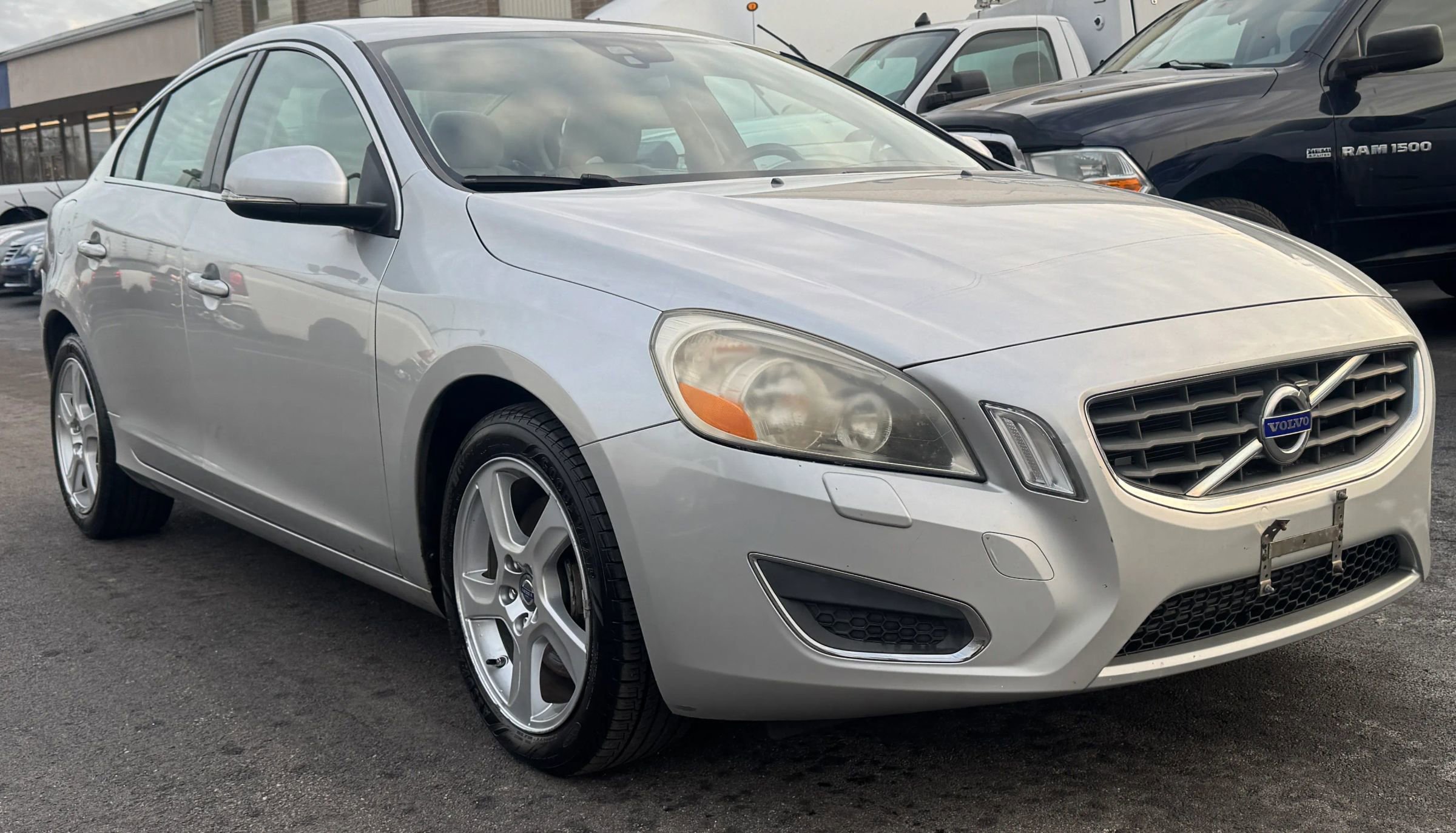 Used 2012 Volvo S60 T5 image 4