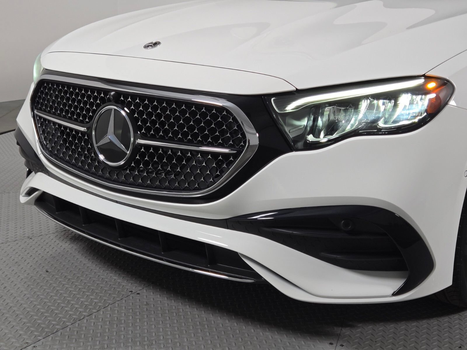 Used 2025 Mercedes-Benz E 350 Sedan image 8