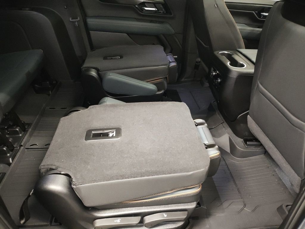 New 2026 GMC Yukon XL AT4 w/ AT4 Premium Plus Package image 13