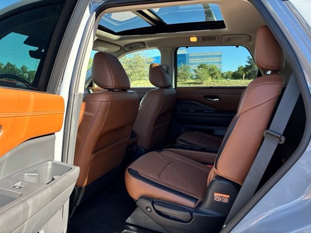 Used 2025 Nissan Pathfinder Platinum AWD/4WD image 20