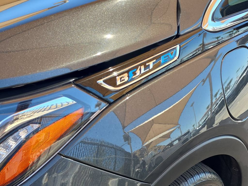 Used 2020 Chevrolet Bolt LT FWD image 33