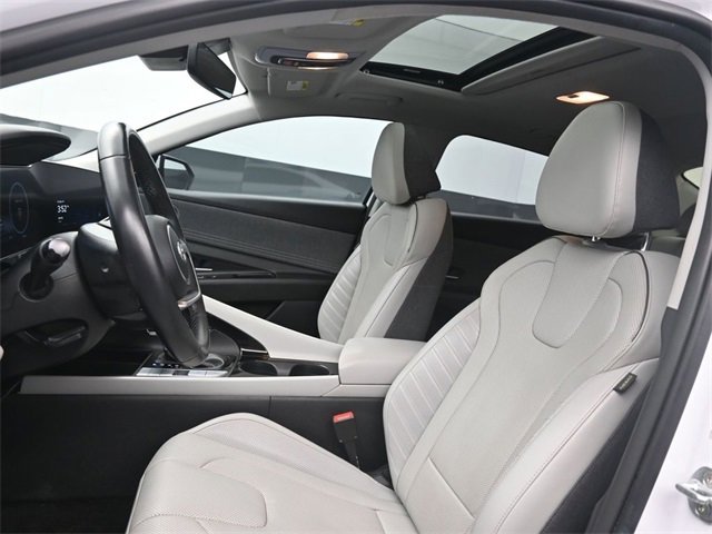 Used 2023 Hyundai Elantra Limited w/ Cargo Package image 15