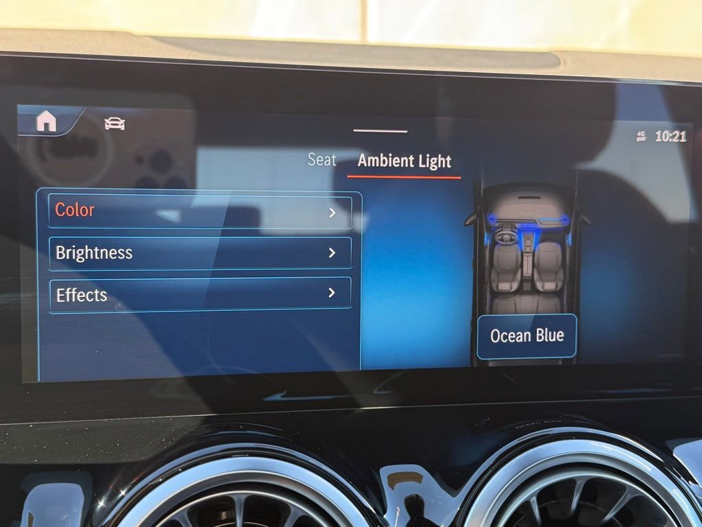 Used 2025 Mercedes-Benz GLA 35 AMG 4MATIC image 13