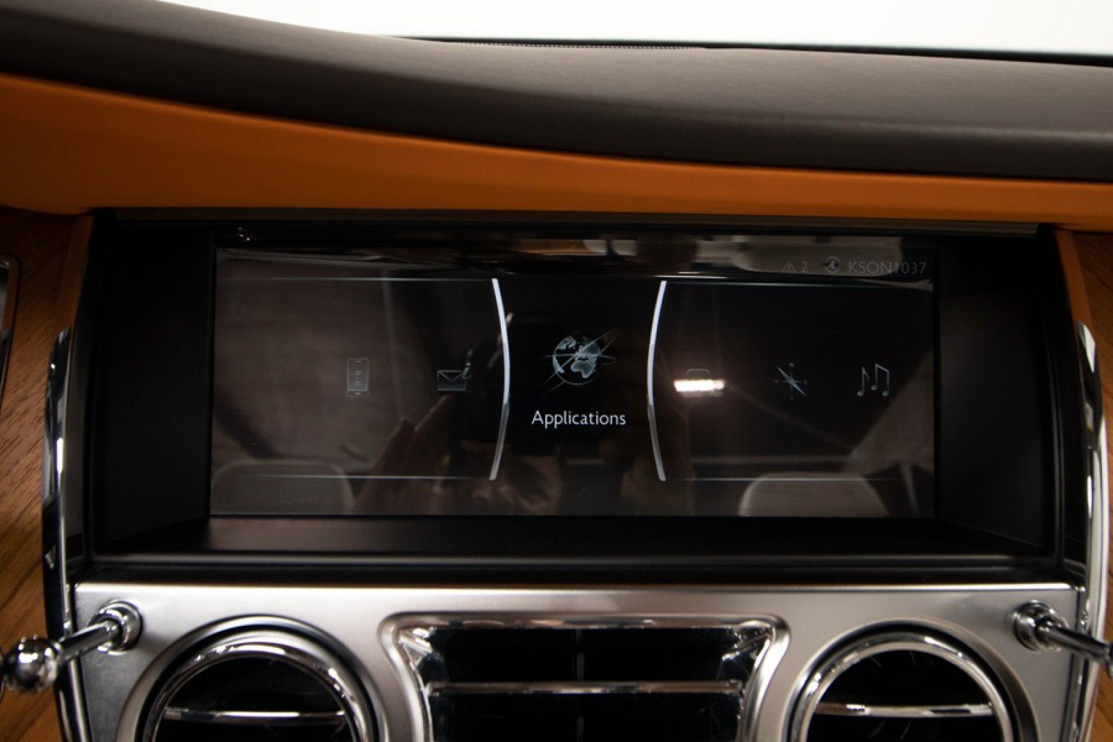 Used 2019 Rolls-Royce Dawn image 30