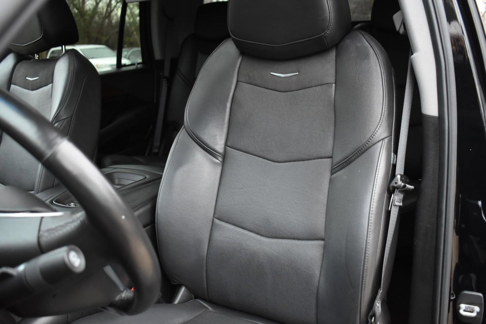 Used 2017 Cadillac Escalade Luxury image 34