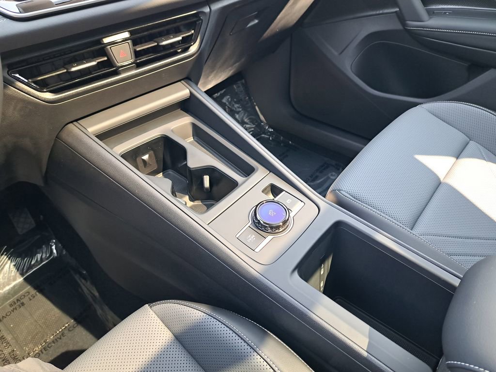 New 2025 Volkswagen Tiguan SE image 28