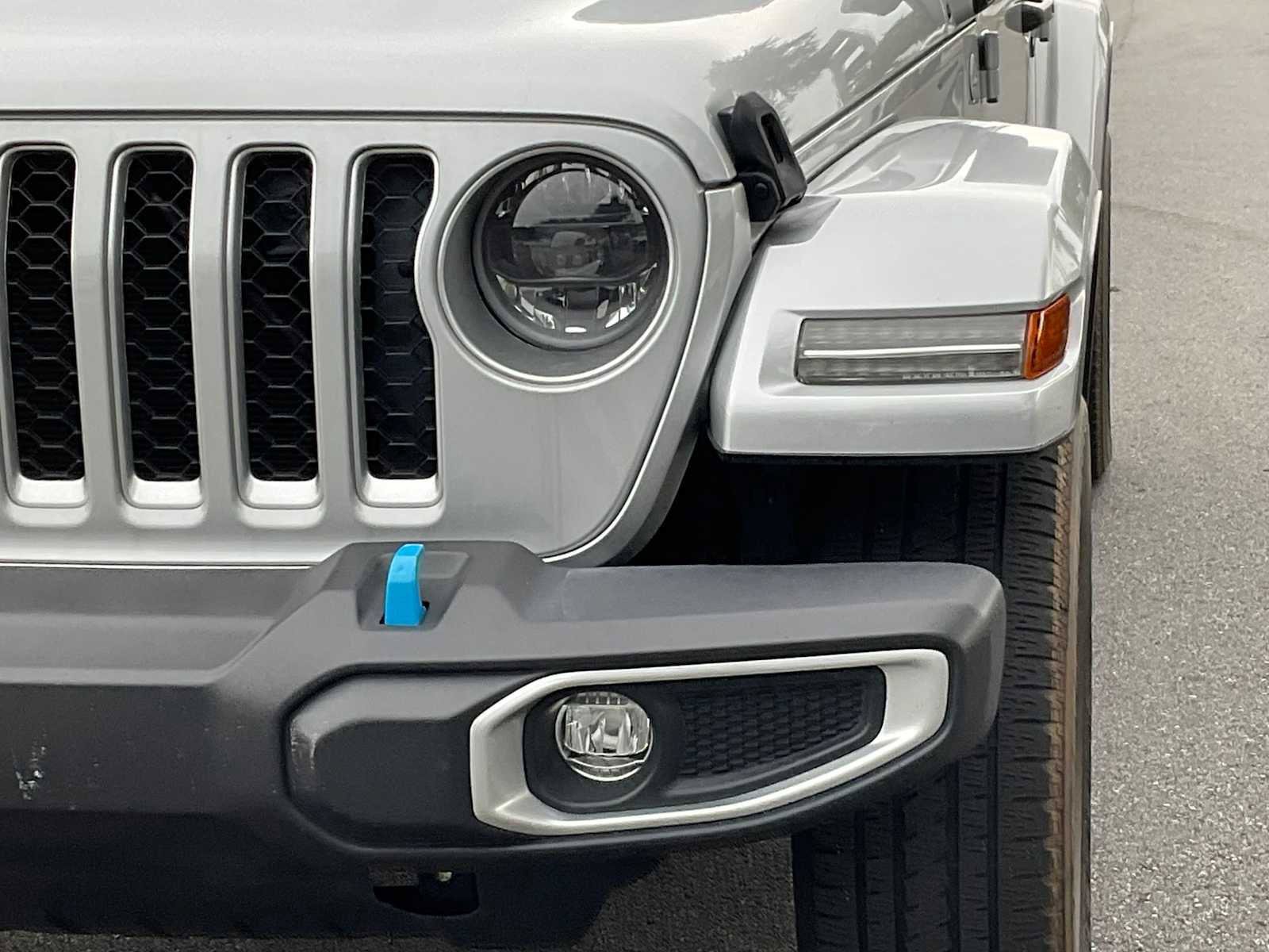 Used 2023 Jeep Wrangler Unlimited Sahara w/ Cold Weather Group AWD/4WD image 10