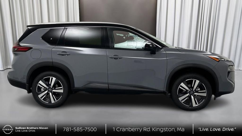 Used 2024 Nissan Rogue SL AWD/4WD image 4