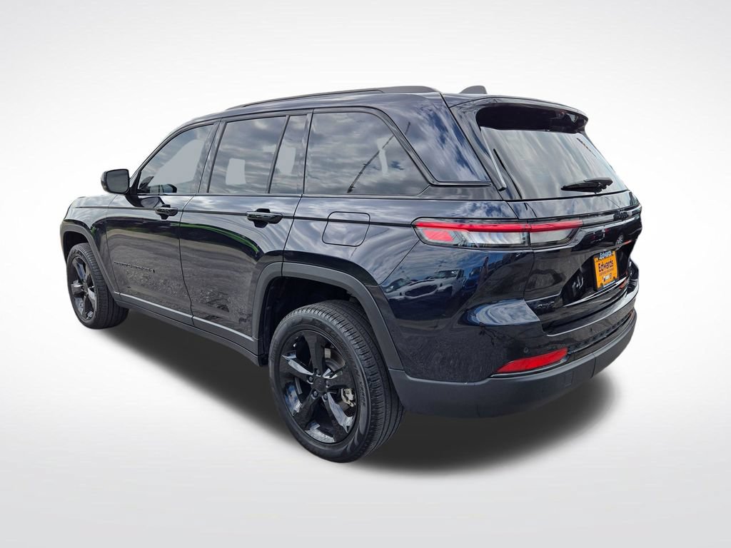 Used 2024 Jeep Grand Cherokee Limited w/ Luxury Tech Group II AWD/4WD image 8